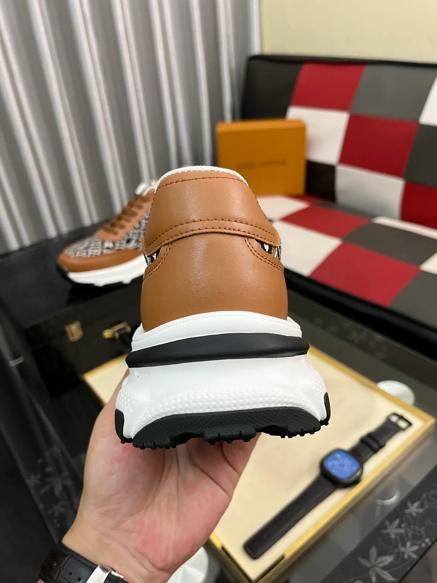 Men's shoes 💰458⌚️⌚️LV Louis Vuitton. The latest trendy casual shoes are popular in physical stores in sizes 38-44. New spring and summer comfortable imported custom original cowhide, unique jacquard fabric element design. With sheepskin lining, Lv original bottom, [sun][sun] high-end packaging and high quality💪Details determine the quality, you can enter and leave the counter at will, welcome to compare🇮🇹3️⃣colors available